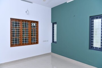 Room in 4 BHK Independent House at Vazhayila – for Sale