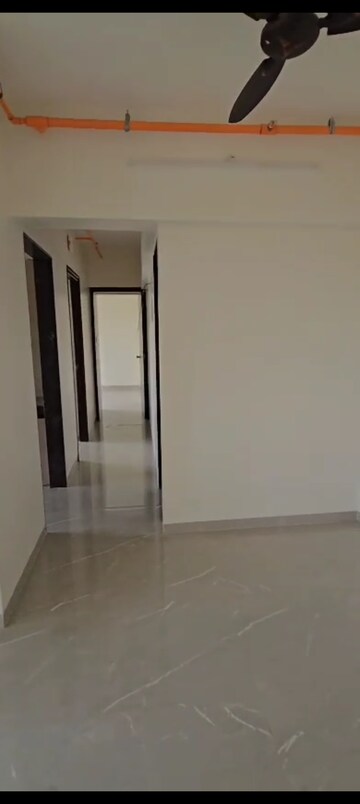 Room in 1 BHK Builder Floor at Veena Smart Homes, Kandivali West – for Rent