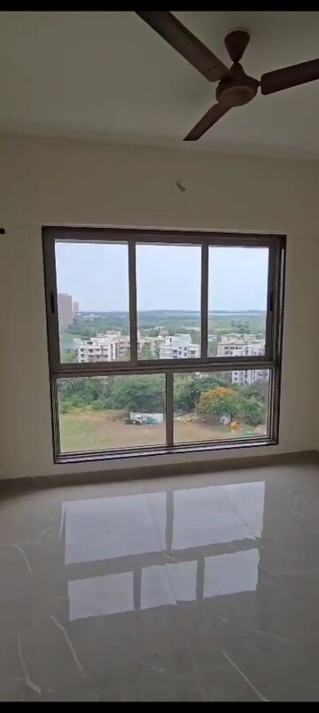 Room in 1 BHK Builder Floor at Veena Smart Homes, Kandivali West – for Rent