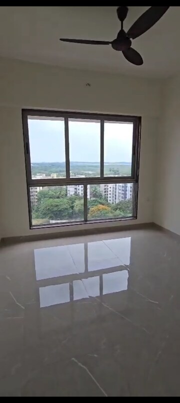 Room in 1 BHK Builder Floor at Veena Smart Homes, Kandivali West – for Rent