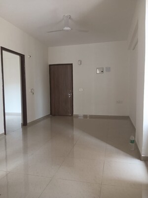 Room in 3 BHK Apartment at Sector 21c – for Sale