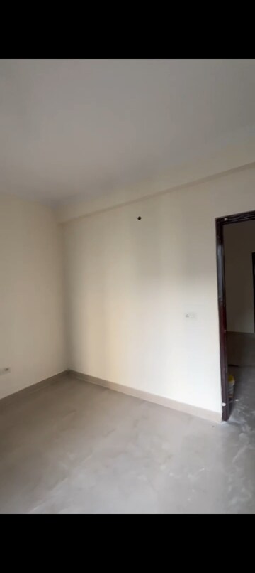 Room in 2 BHK Apartment at Maya Garden City, Lohgarh – for Rent