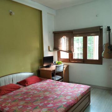 Bedroom in 4 BHK Apartment at Scheme 140 – for Rent