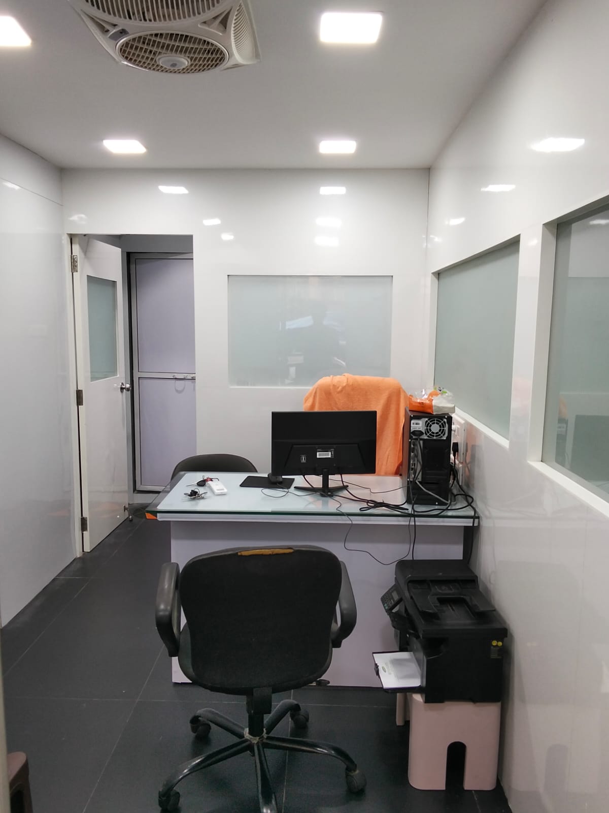 Office Space For Rent in Kandivali West