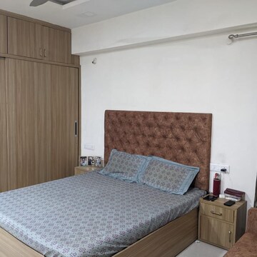 Bedroom in 3 BHK Apartment at Nipania – for Rent
