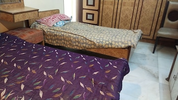Room in  Pg at Kandivali East – for Rent