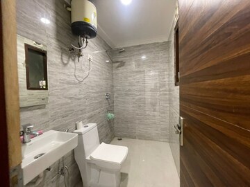 Master Bedroom in 2 BHK Builder Floor at Saket – for Rent