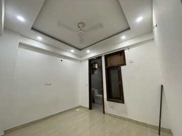 Room in 2 BHK Builder Floor at Saket – for Rent