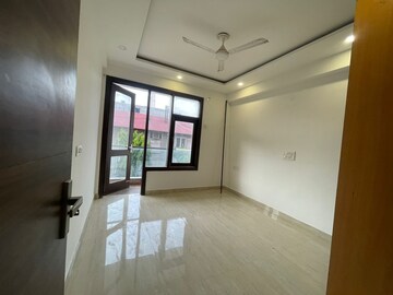 Room in 2 BHK Builder Floor at Saket – for Rent