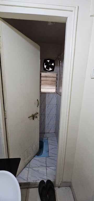 Bathroom in 3 BHK Apartment at Swojas Shilpa, Erandwane – for Rent