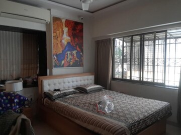 Bedroom in 2 BHK Builder Floor at Andheri West – for Rent