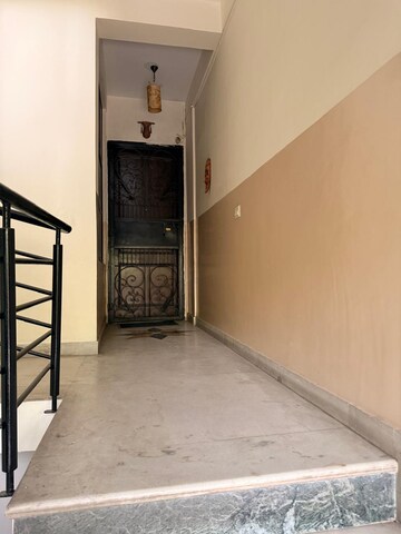 Room in 3 BHK Builder Floor at Gulmohar Park – for Rent