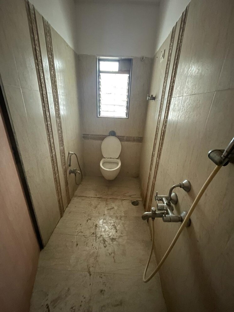 Bathroom, gaurav-enclave-i 4 Bedroom 3000 Sq.Ft. Independent House In Mira Road Thane 8942256