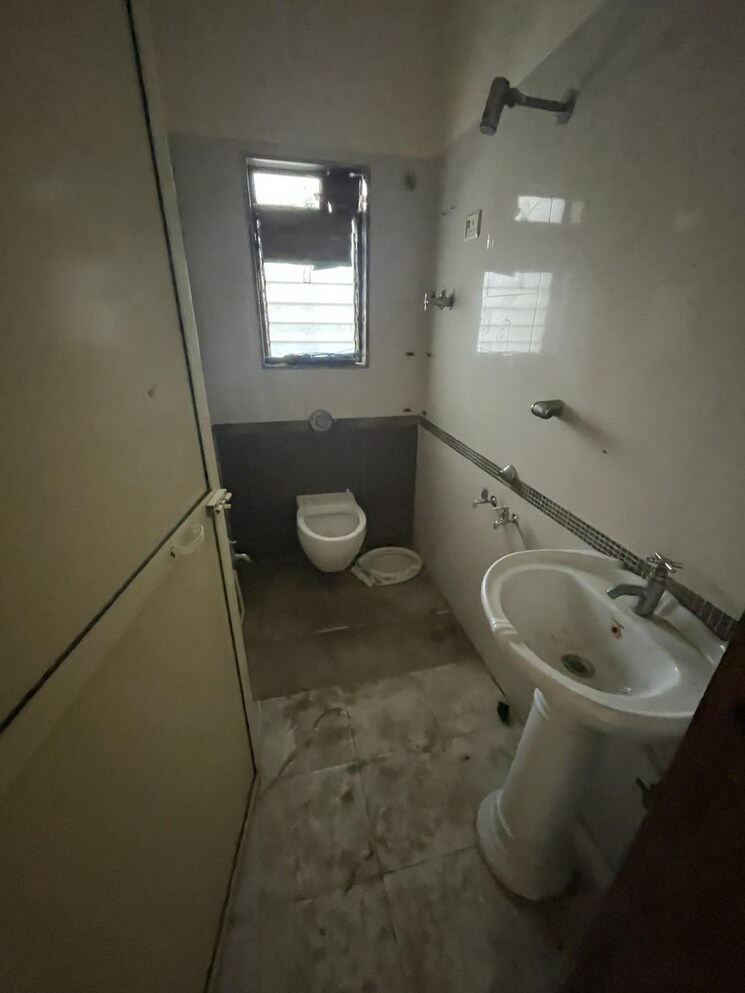 Bathroom, gaurav-enclave-i 4 Bedroom 3000 Sq.Ft. Independent House In Mira Road Thane 8942256