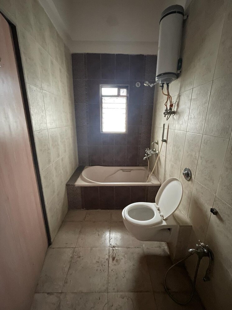 Bathroom, gaurav-enclave-i 4 Bedroom 3000 Sq.Ft. Independent House In Mira Road Thane 8942256