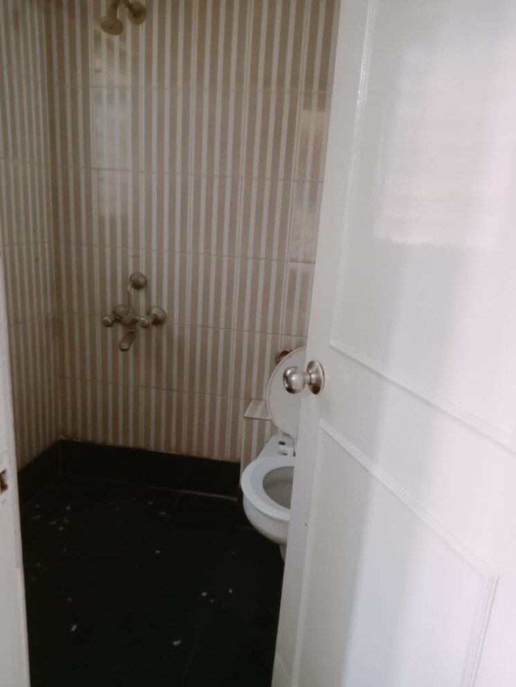 Bathroom, rna-regency-park 2 Bedroom 548 Sq.Ft. Apartment In Kandivali West Mumbai 8942406