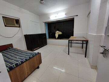 Room in  Pg at Kandivali East – for Rent