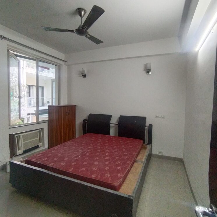 Bedroom, unitech-woodstock-floors 3 Bedroom 1650 Sq.Ft. Builder Floor In Sector 50 Gurgaon 8942603