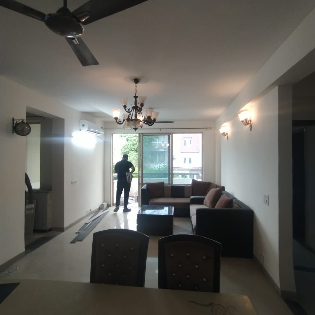 3 BHK + Pooja Room,Servant Room Builder Floor For Rent in Unitech Woodstock Floors