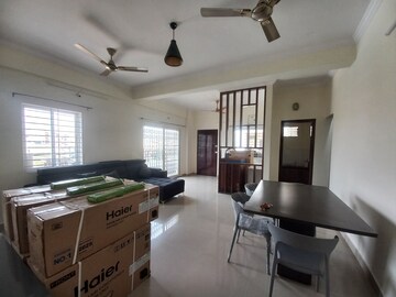 Living Room in 3 BHK Apartment at Kondapur – for Rent