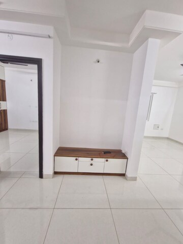 Room in 2 BHK Apartment at Aparna Sarovar Zicon, Nallagandla – for Rent