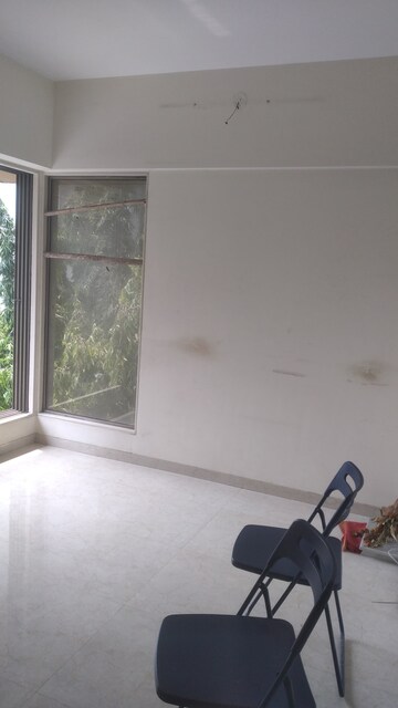 Furnished Amenities in 3 BHK Apartment at Vardhman Grandeur, Andheri West – for Rent