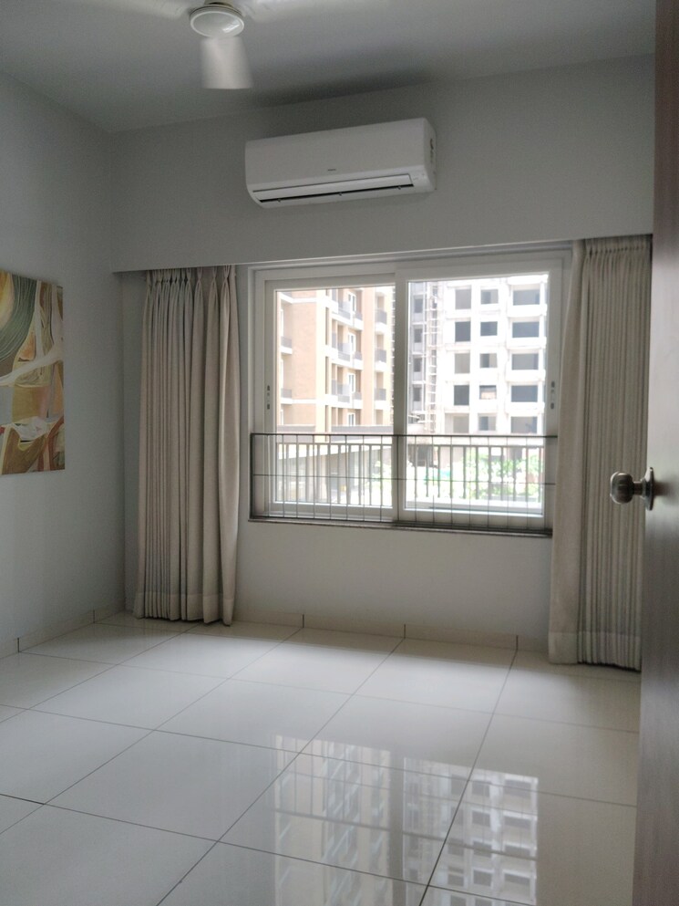 Room, vishwanath-sarathya 3 Bedroom 1435 Sq.Ft. Apartment In Shela Ahmedabad 8942780