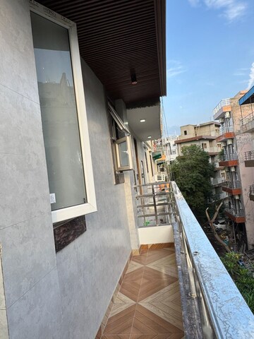 Balcony in 2.5 BHK Builder Floor at Gupta Awas, Sector 43 – for Rent