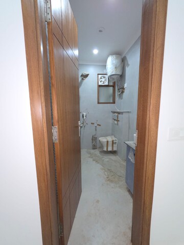 Building Lobby in 3 BHK Builder Floor at Saket – for Rent