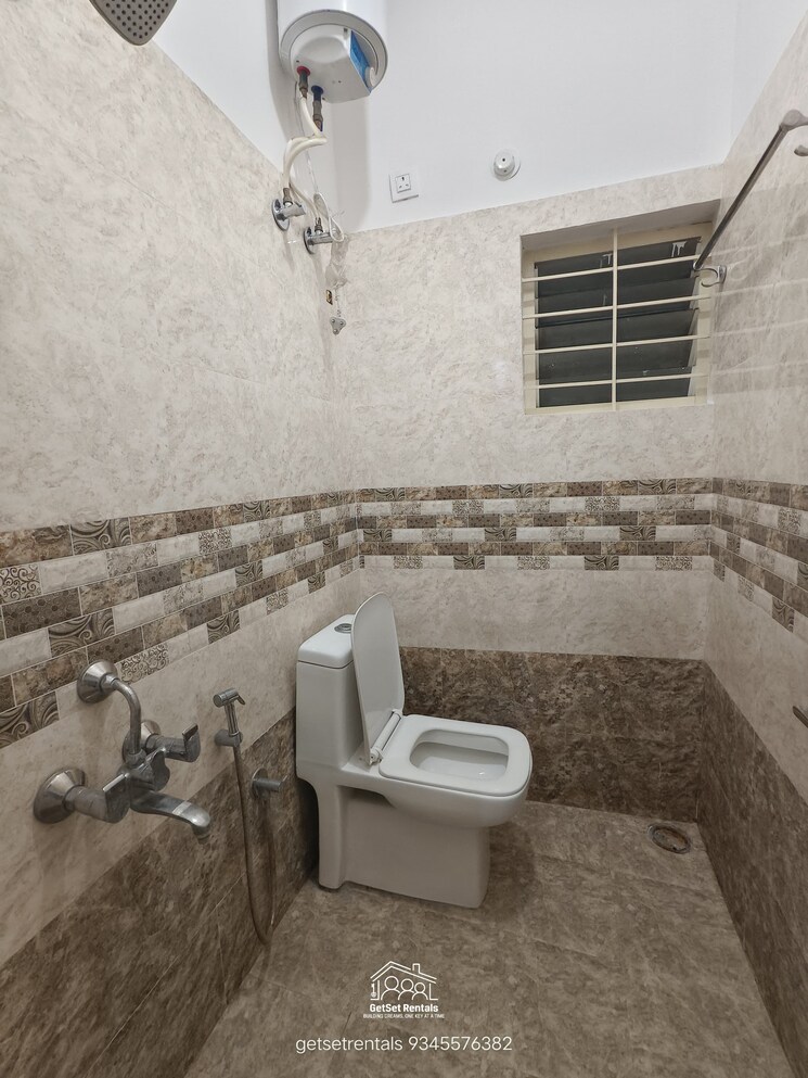 Bathroom, hsr layout 2 Bedroom 900 Sq.Ft. Builder Floor In Hsr Layout Bangalore 8942858