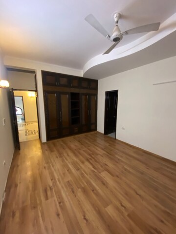 3 BHK Apartment For Rent in Unitech Uniworld Gardens, Sector 47