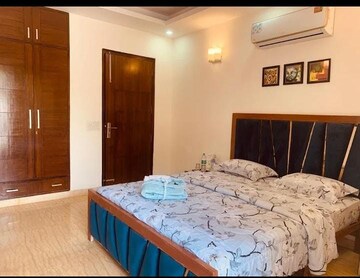 Bedroom in 2 BHK Builder Floor at DLF City Gurgaon, Sector 27 – for Rent