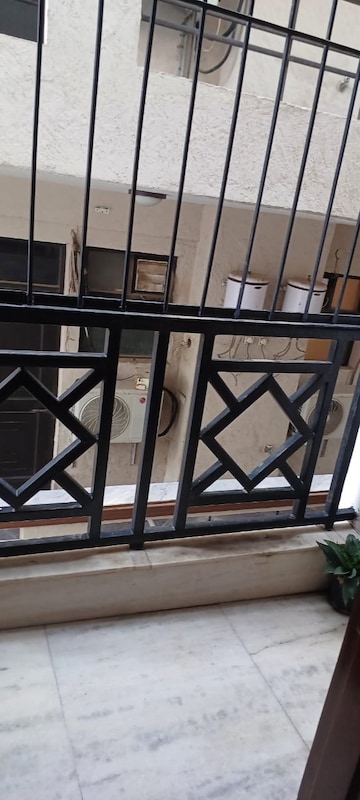 Staircase in 2 BHK Builder Floor at DLF City Gurgaon, Sector 27 – for Rent