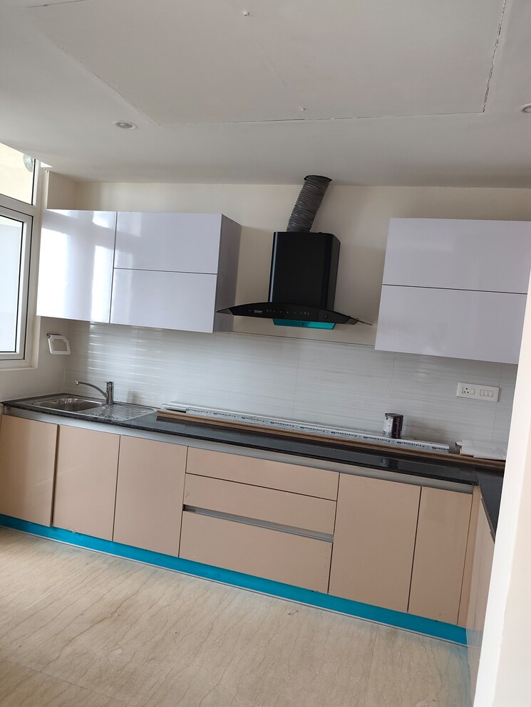 Kitchen, mahagun-mezzaria 3 Bedroom 3070 Sq.Ft. Apartment In Sector 78 Noida 8942872
