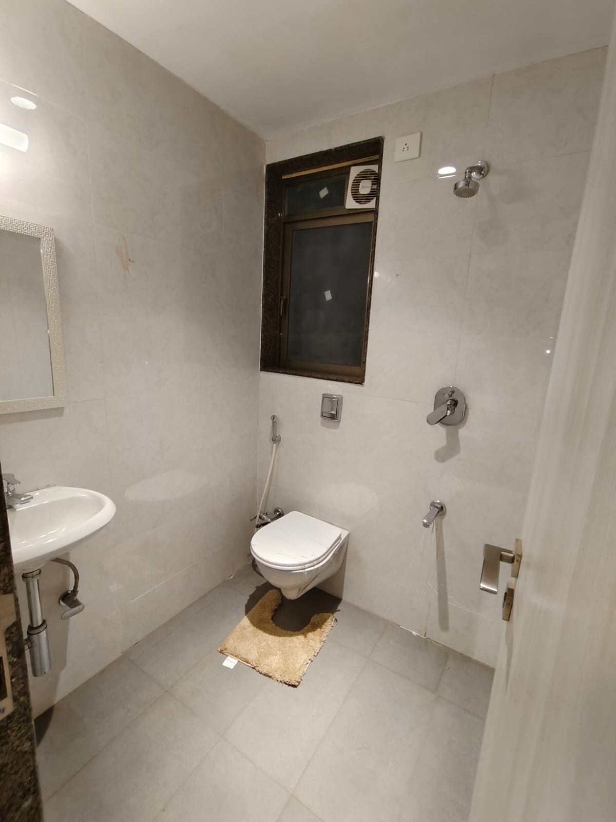 1 BHK Apartment For Sale in Bandra Kurla Complex