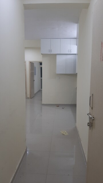 Room in 2 BHK Apartment at Pyramid Elite, Sector 86 – for Rent
