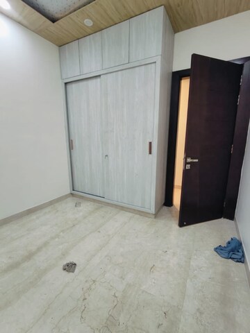 Room in 3 BHK Builder Floor at Malviya Nagar – for Rent