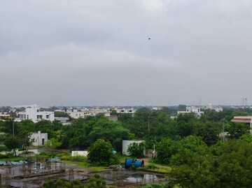  Pg – Nearby View at Vatika - for Rent