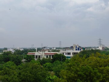  Pg – Nearby View at Vatika - for Rent