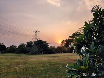  Pg – Nearby View at Vatika - for Rent