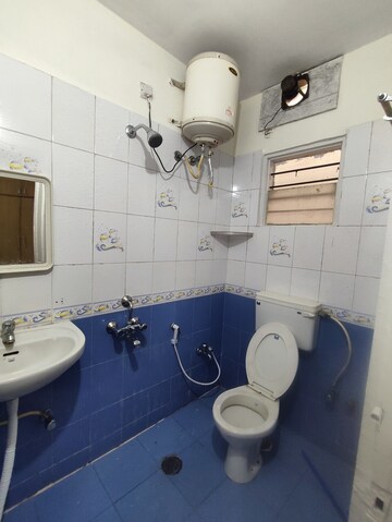 Master Bedroom in 2 BHK Builder Floor at Btm Layout – for Rent