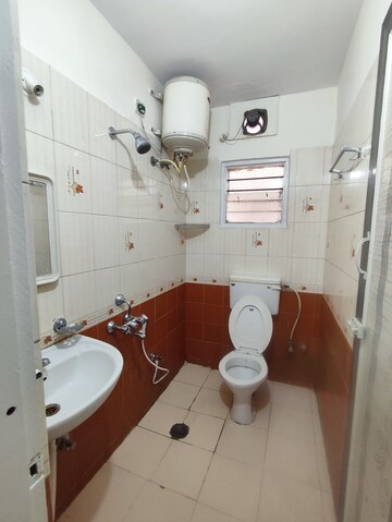 Master Bedroom in 2 BHK Builder Floor at Btm Layout – for Rent