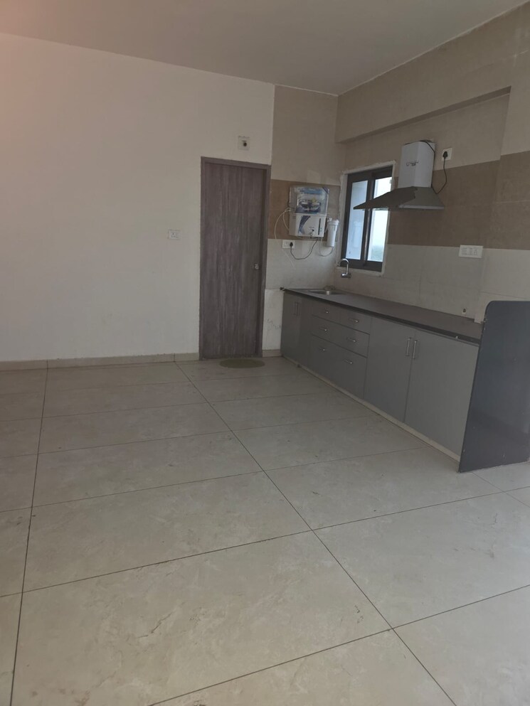 Room, sama savli road 3 Bedroom 1620 Sq.Ft. Apartment In Sama Savli Road Vadodara 8942958