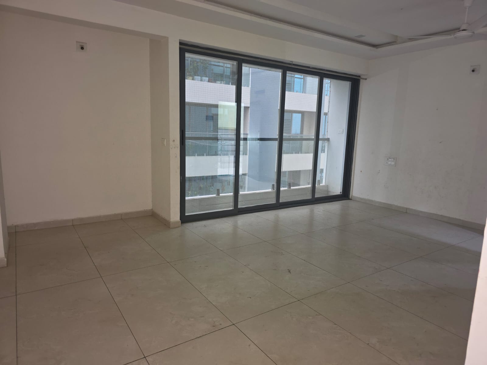 3 BHK Apartment For Rent in Sama Savli Road