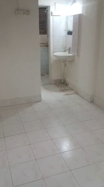 Bathroom in 1 BHK Apartment at Andheri West – for Rent
