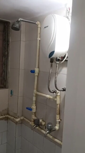 Bathroom in 1 BHK Apartment at Andheri West – for Rent