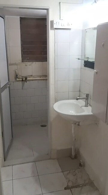 Bathroom in 1 BHK Apartment at Andheri West – for Rent