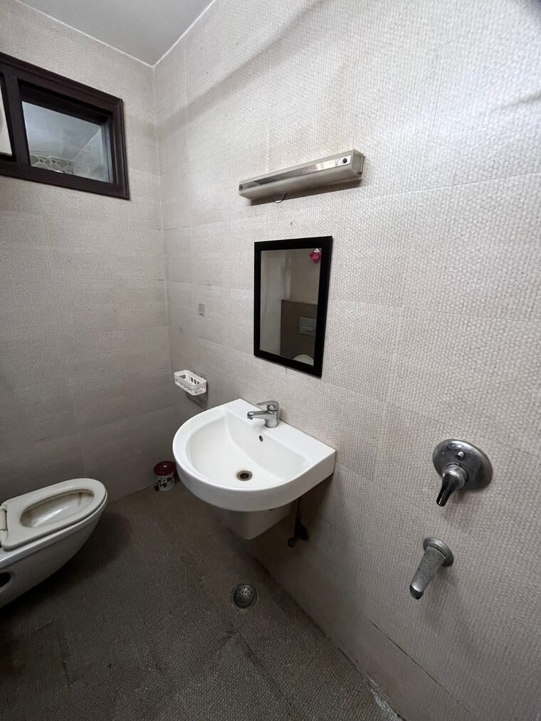 Bathroom, harit-vihar-rwa 2 Bedroom 450 Sq.Ft. Builder Floor In Burari Delhi 8942983