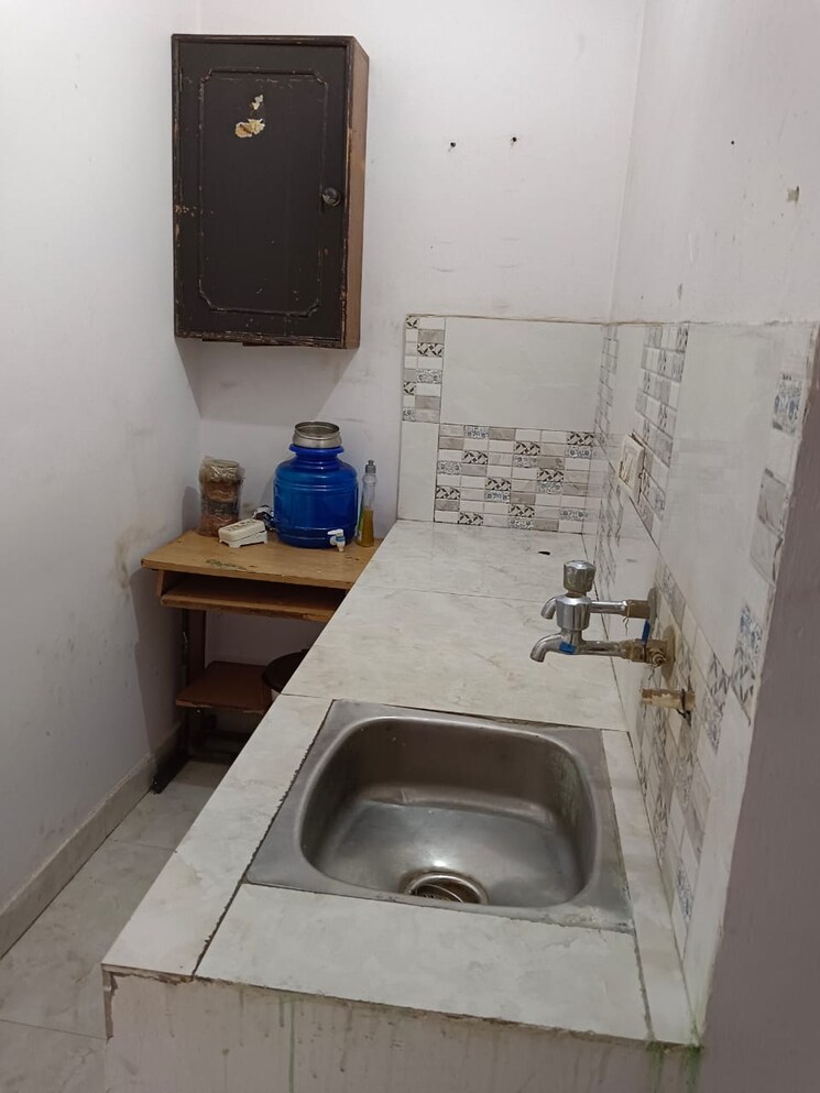 Bathroom, lajpat nagar 4 1 Bedroom 543 Sq.Ft. Builder Floor In Lajpat Nagar 4 Delhi 8943001