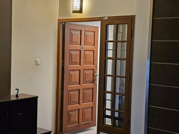 Room in 3 BHK Apartment at Kaloor – for Sale